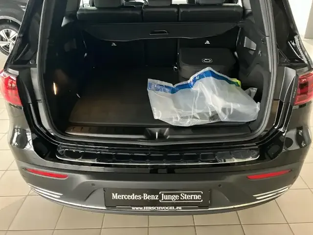Mercedes-Benz EQB 300
