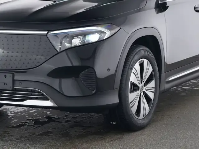 Mercedes-Benz EQB 300