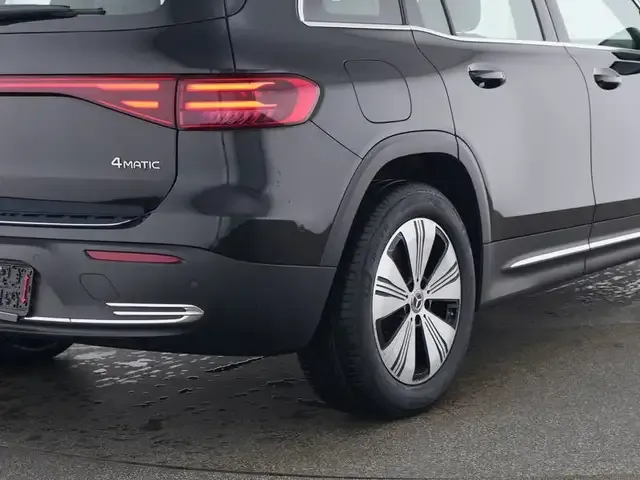 Mercedes-Benz EQB 300