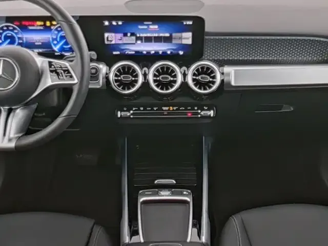 Mercedes-Benz EQB 300