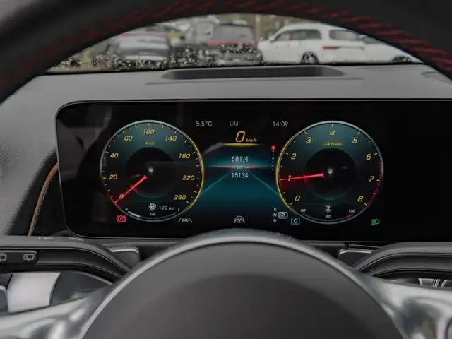 Mercedes-Benz GLB 200