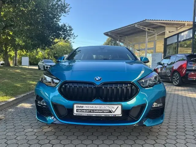 BMW 220