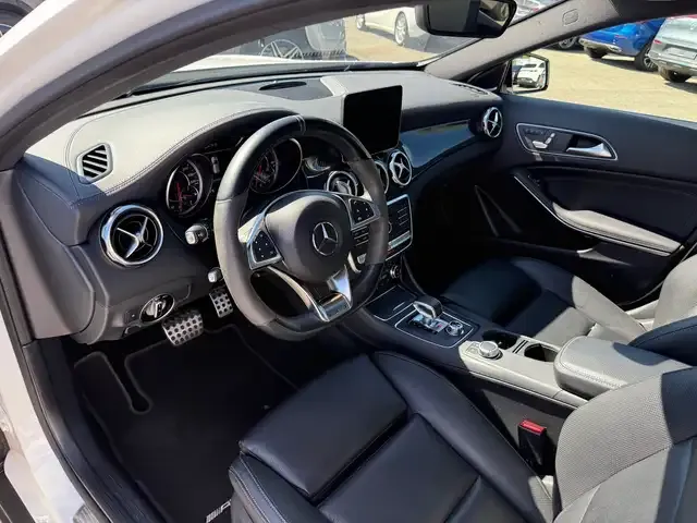 Mercedes-Benz GLA 45 AMG