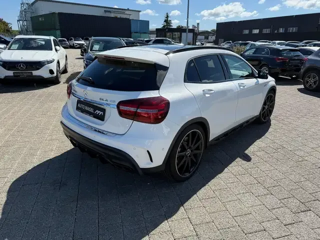 Mercedes-Benz GLA 45 AMG