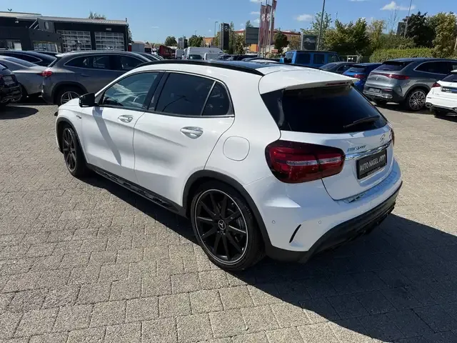 Mercedes-Benz GLA 45 AMG