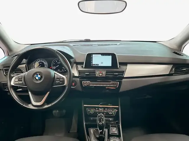 BMW 218