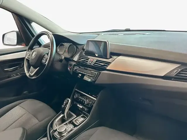 BMW 218