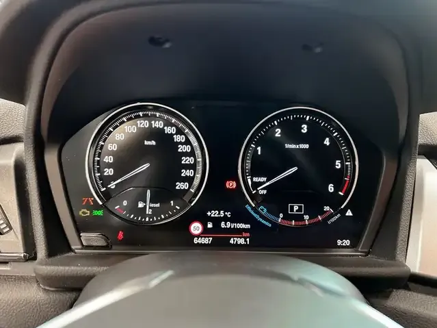 BMW 218