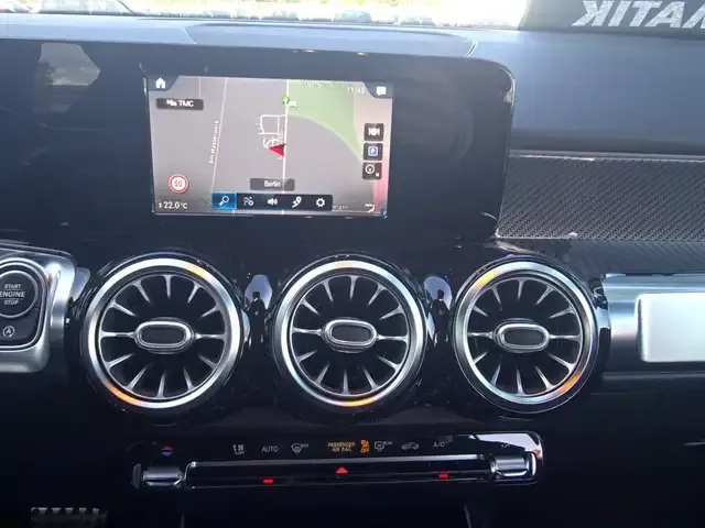 Mercedes-Benz GLB 200