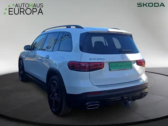 Mercedes-Benz GLB 200