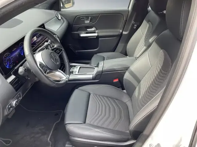 Mercedes-Benz EQA 300