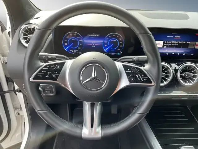Mercedes-Benz EQA 300