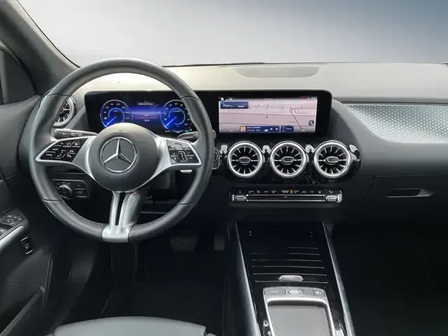 Mercedes-Benz EQA 300