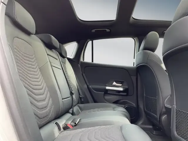 Mercedes-Benz EQA 300
