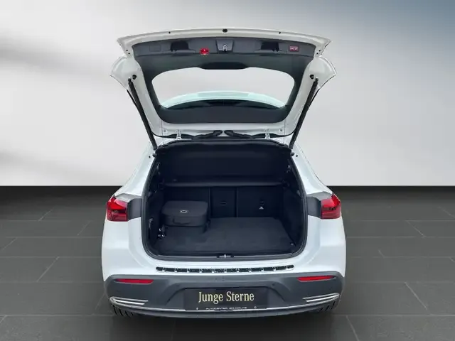 Mercedes-Benz EQA 300