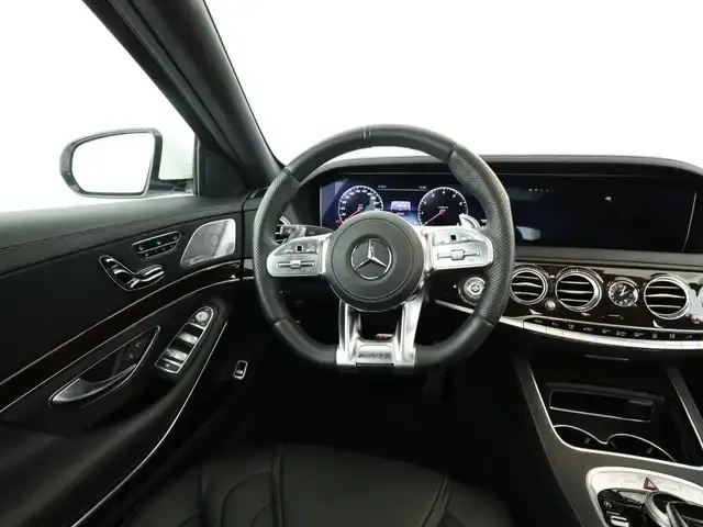Mercedes-Benz S 560