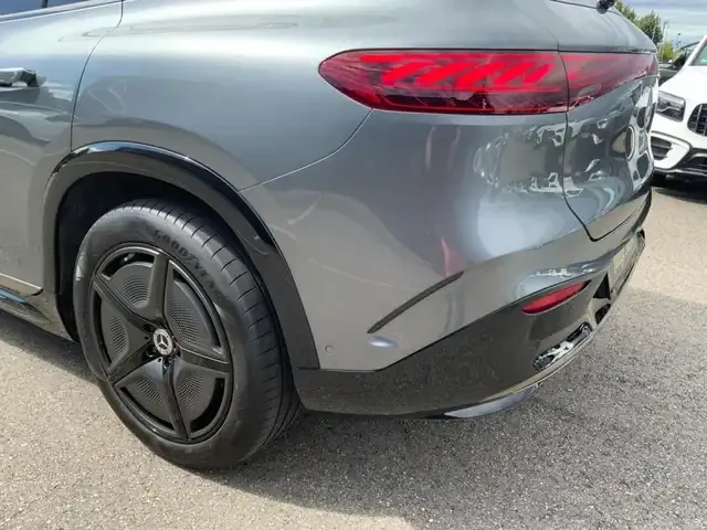 Mercedes-Benz EQS SUV