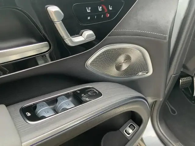 Mercedes-Benz EQS SUV