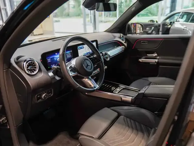 Mercedes-Benz EQB 300