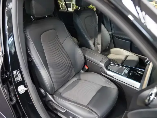 Mercedes-Benz EQB 300