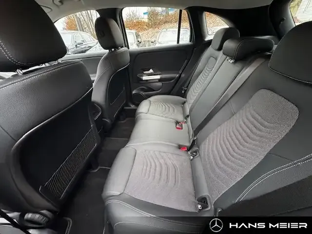 Mercedes-Benz GLA 180