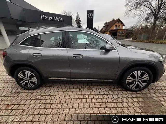 Mercedes-Benz GLA 180