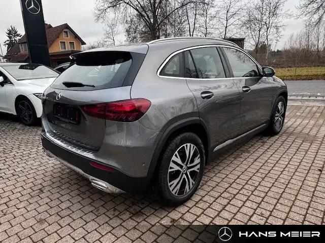 Mercedes-Benz GLA 180