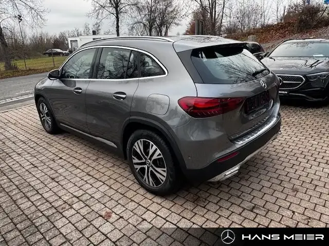 Mercedes-Benz GLA 180