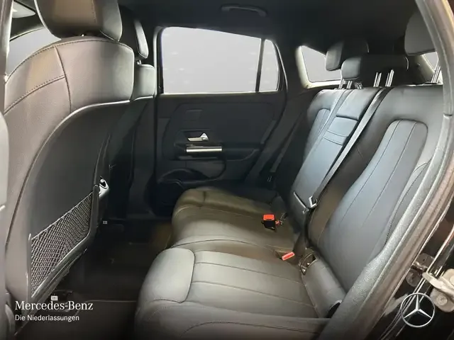 Mercedes-Benz EQA 300