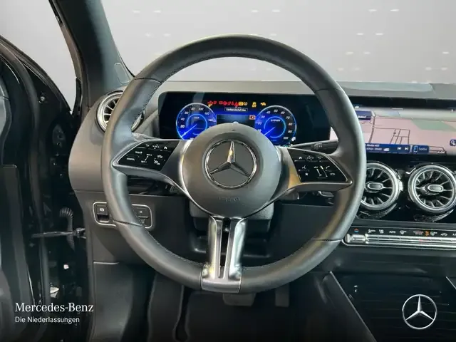 Mercedes-Benz EQA 300