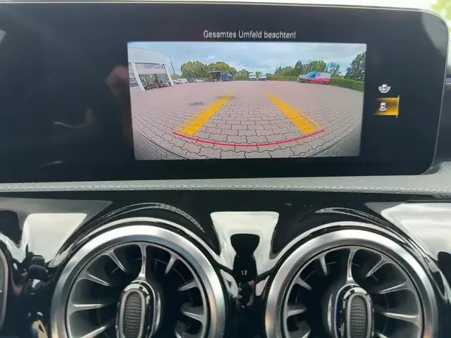 Mercedes-Benz CLA 35 AMG