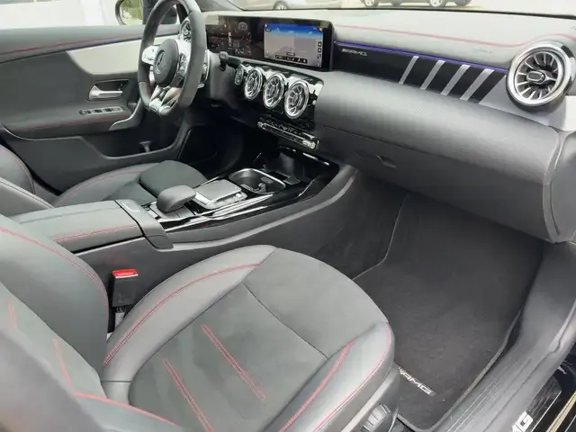 Mercedes-Benz CLA 35 AMG