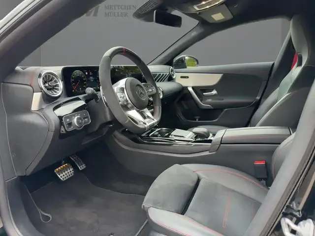 Mercedes-Benz CLA 35 AMG