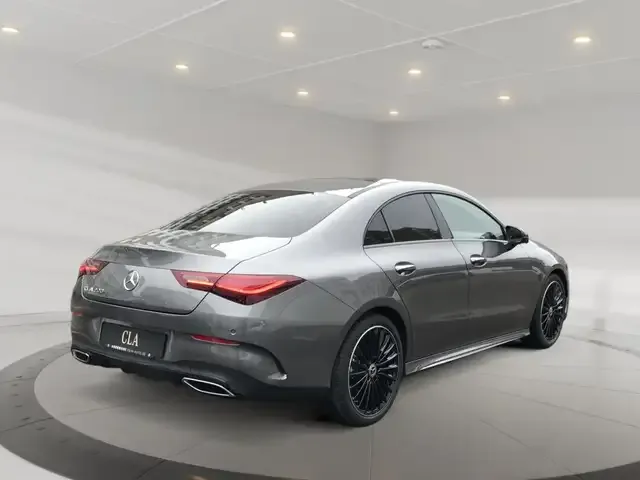 Mercedes-Benz CLA 200
