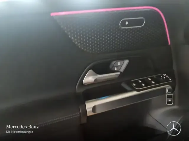 Mercedes-Benz EQB 300