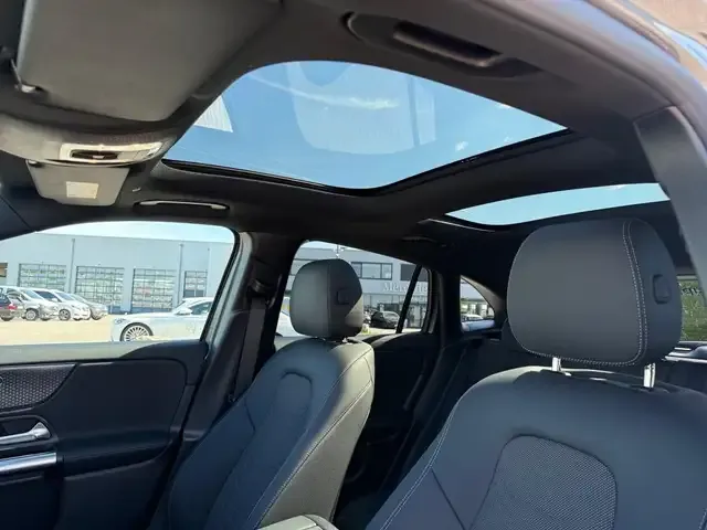 Mercedes-Benz GLA 180
