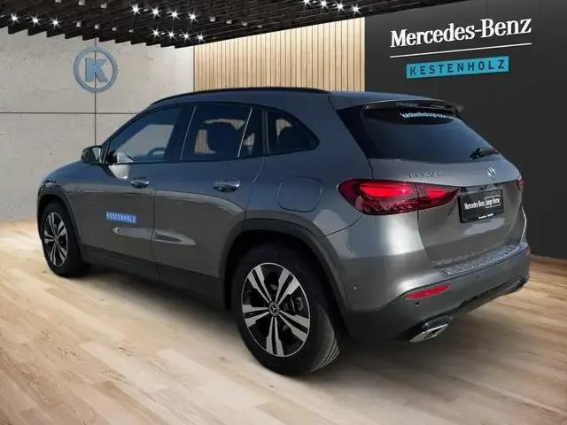 Mercedes-Benz GLA 180