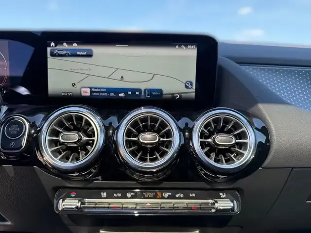 Mercedes-Benz GLA 180