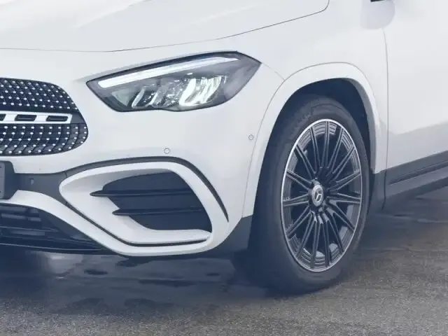 Mercedes-Benz GLA 200