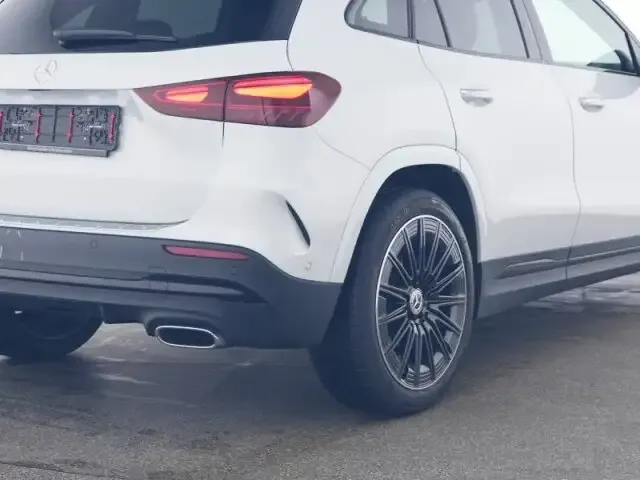 Mercedes-Benz GLA 200