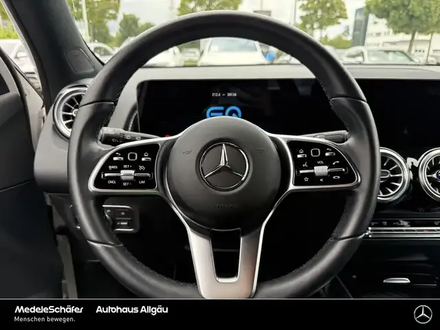Mercedes-Benz EQB 300