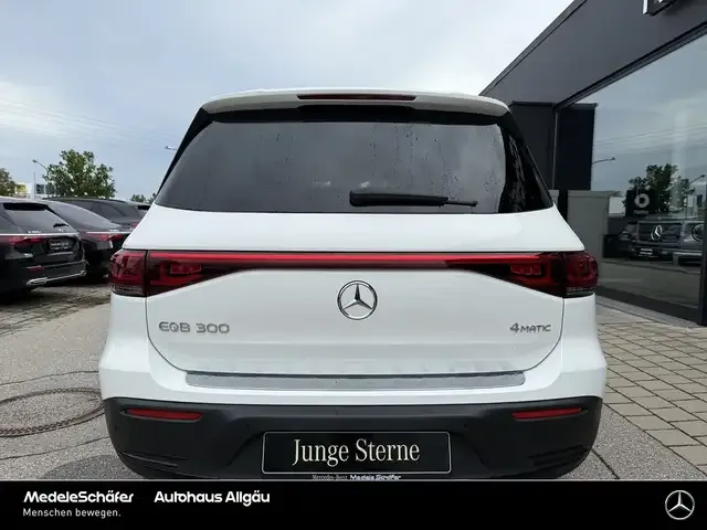 Mercedes-Benz EQB 300
