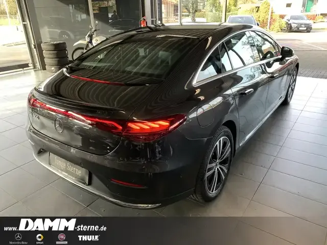 Mercedes-Benz EQE 300