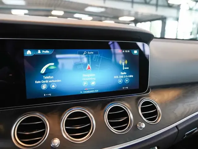 Mercedes-Benz E 220
