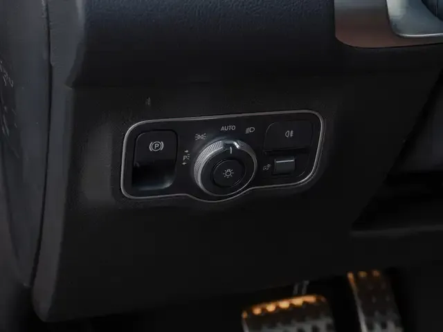 Mercedes-Benz GLB 220