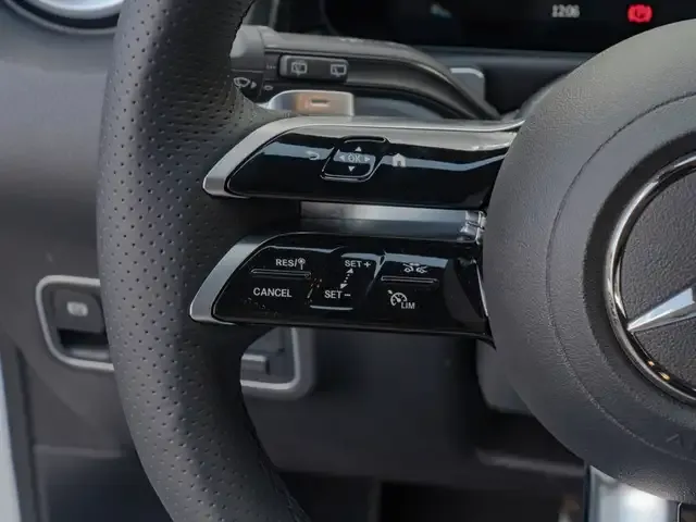 Mercedes-Benz GLB 220