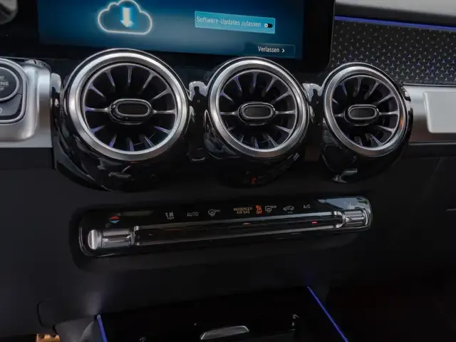 Mercedes-Benz GLB 220