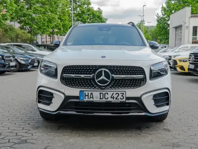 Mercedes-Benz GLB 220