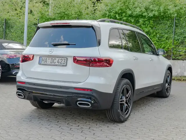 Mercedes-Benz GLB 220