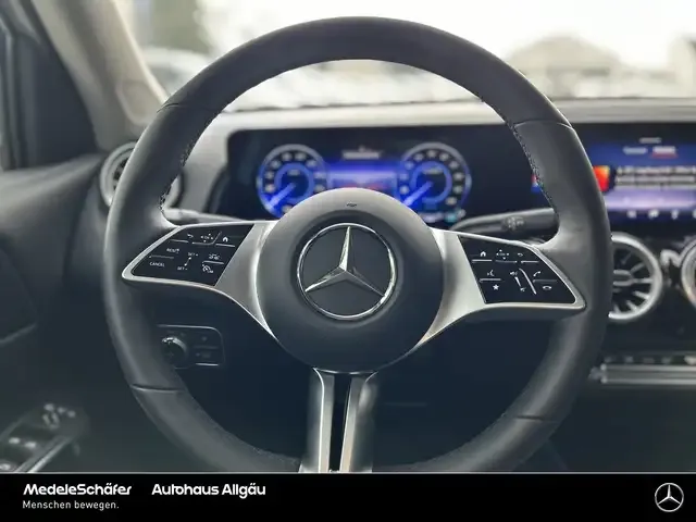 Mercedes-Benz EQB 350